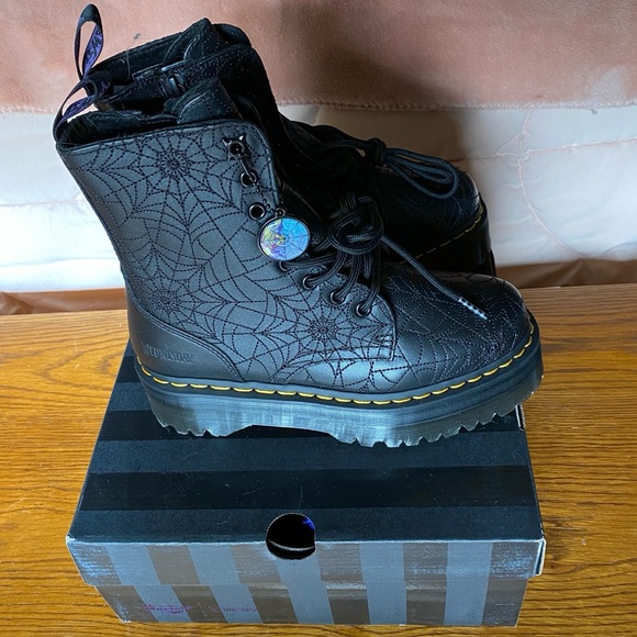 Dr Martens Wednesday Jadon Platform Black Spiderweb women’s size 7, men’s 8 NEW - Picture 1 of 10